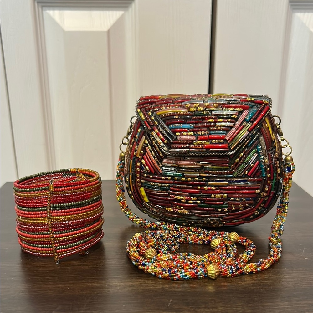 Elegant Tara Glass Hardshell Handbag + Free Matching Bracelet